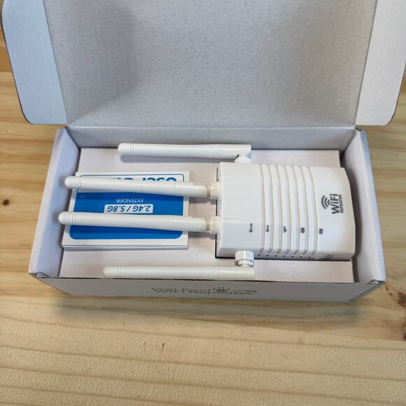 NIB Dual Band Home Wifi Repeater Extender 1200 Mps White 2.4G and 5G - Picture 6 of 7